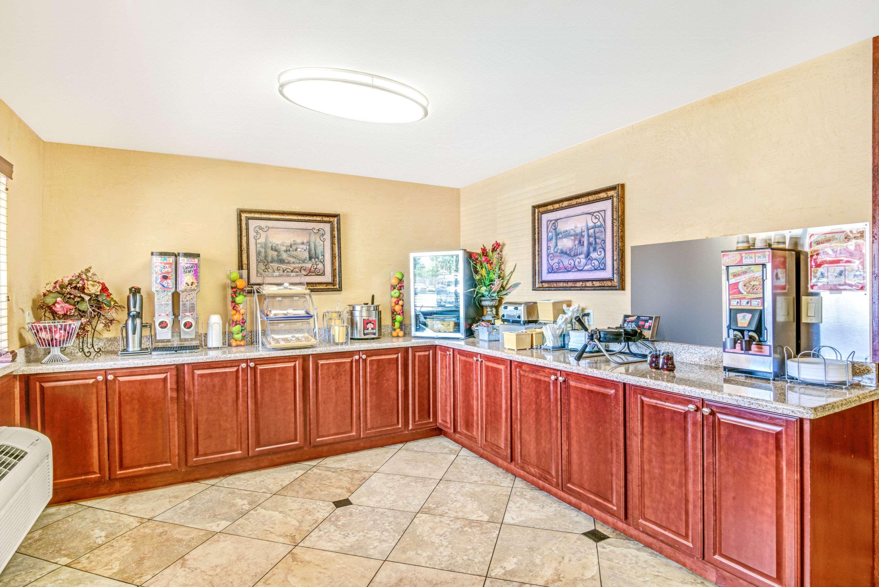 Days Inn By Wyndham Rio Rancho Εξωτερικό φωτογραφία