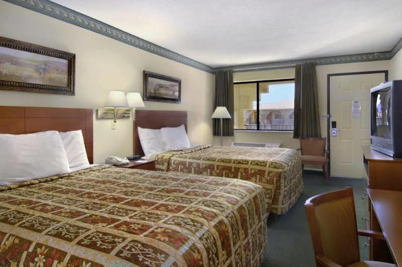 Days Inn By Wyndham Rio Rancho Εξωτερικό φωτογραφία