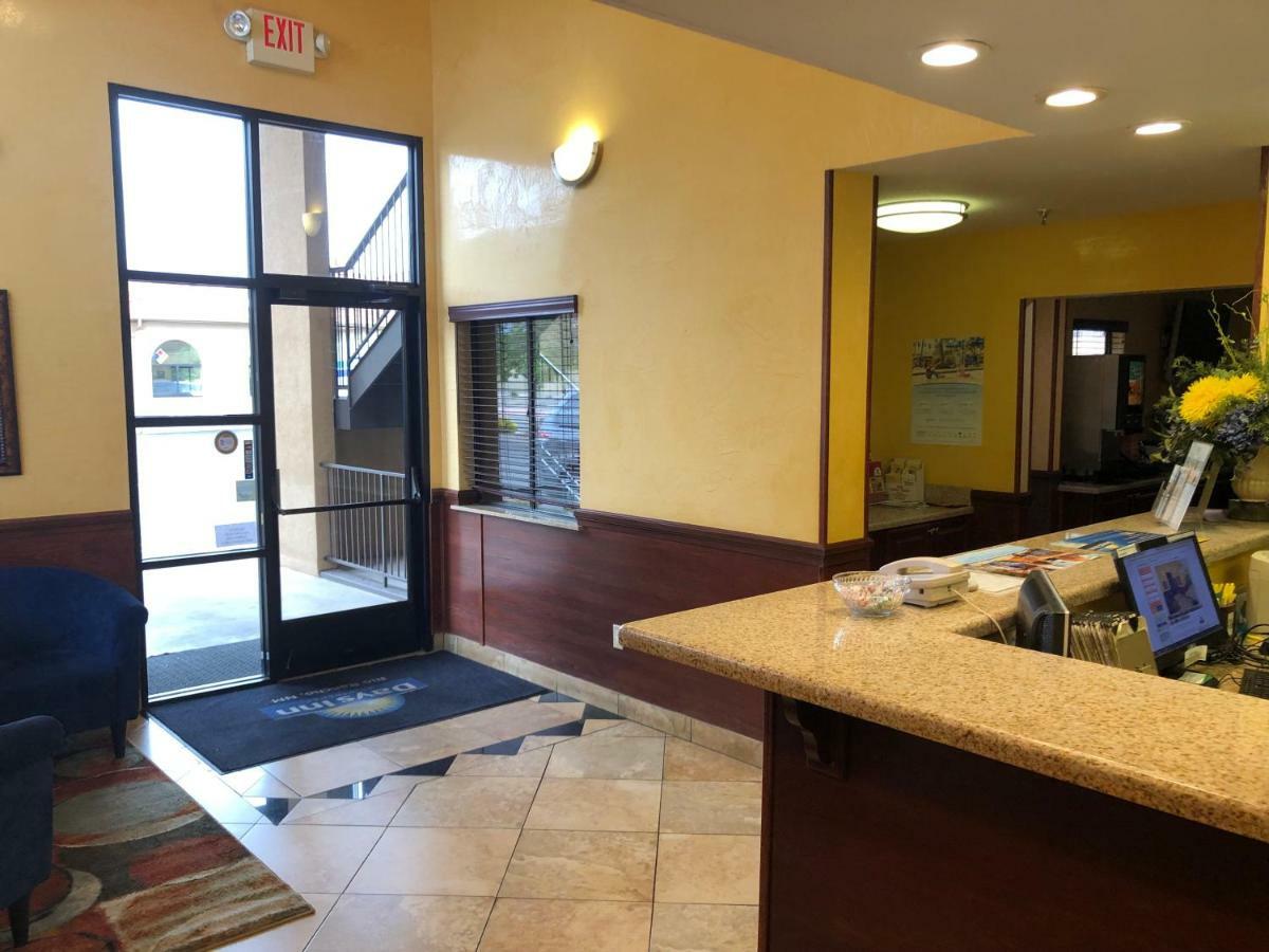 Days Inn By Wyndham Rio Rancho Εξωτερικό φωτογραφία