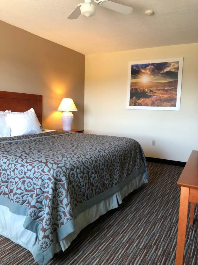 Days Inn By Wyndham Rio Rancho Εξωτερικό φωτογραφία