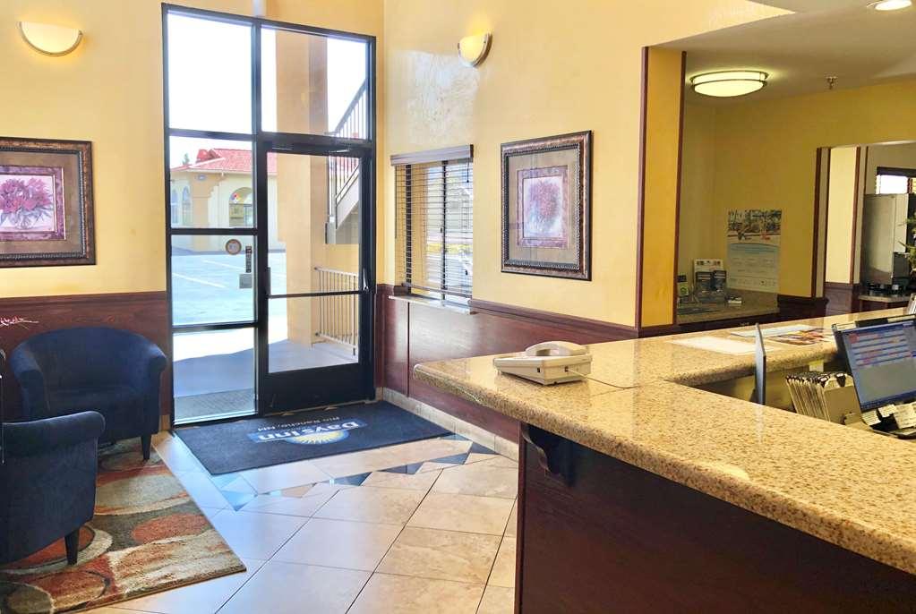 Days Inn By Wyndham Rio Rancho Εσωτερικό φωτογραφία